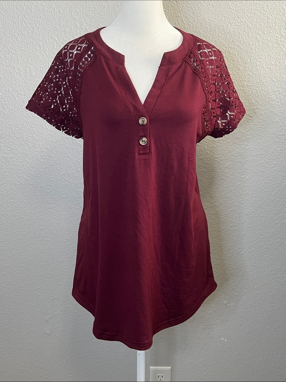 Anrabess Lace Sleeve Henley TShirt Burgundy Size Medium NWT